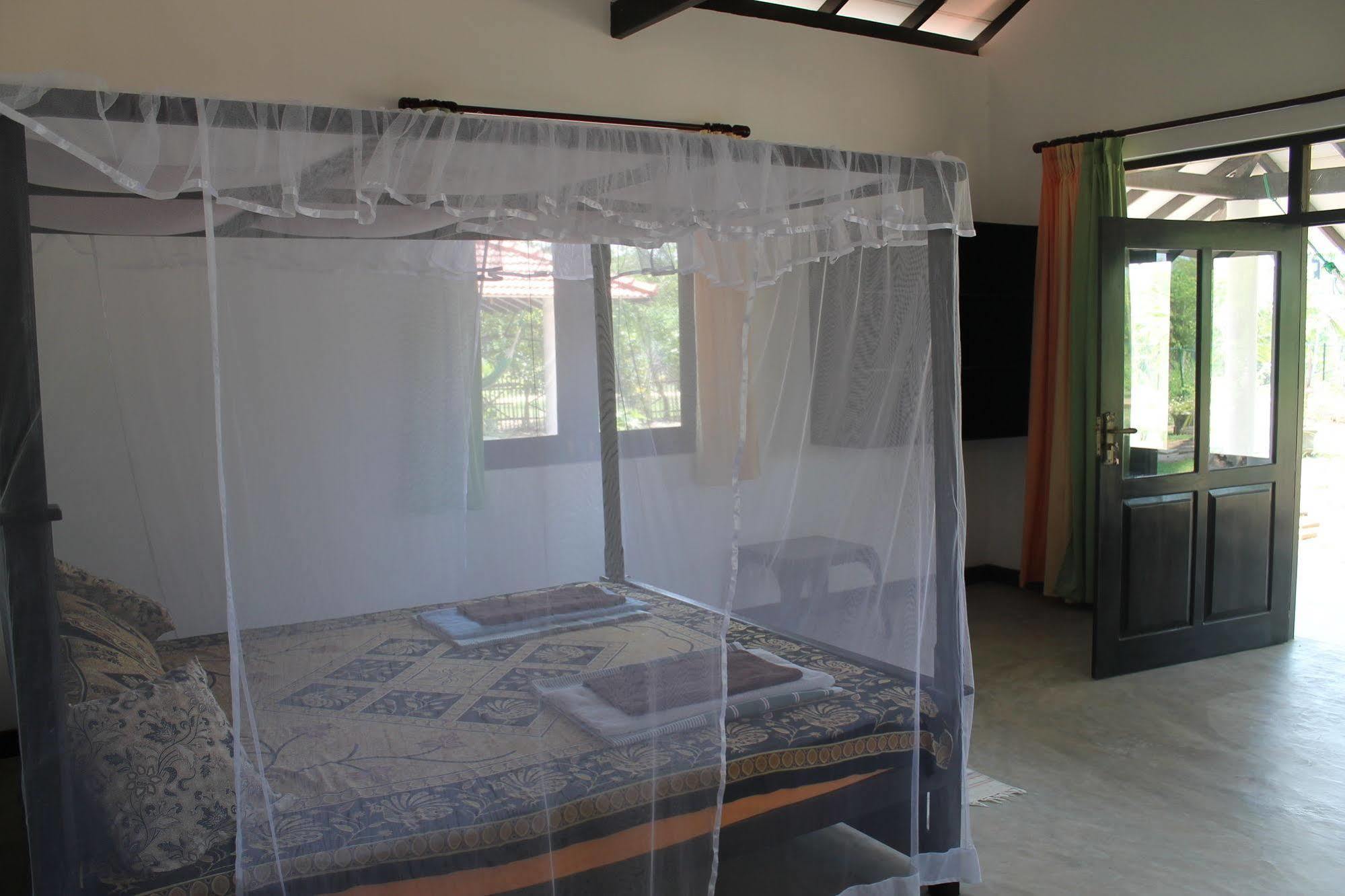 Chillenjoy Cabanas & Restaurant Tangalle Ngoại thất bức ảnh